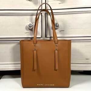 Marc Jacobs Jordan Logo Pebbled Leather Tote